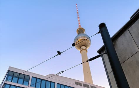 La Torre de televisión de Berlín, símbolo del optimismo utópico de la República Democrática Alemana
