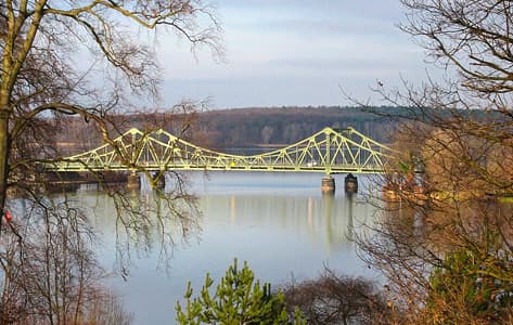 El famoso puente de los espías entre Berlín y Potsdam