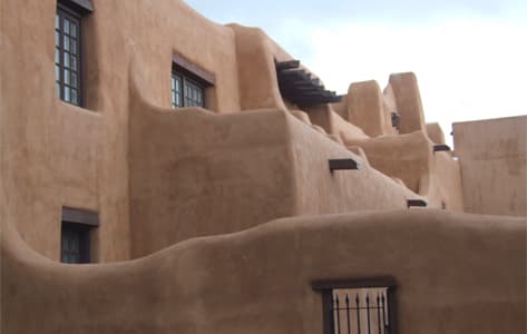 La arquitectura Pueblo Revilal Style de Santa Fe - el punto inicial ideal para nuestra ruta por el oeste salvaje